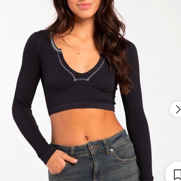 Urban Outfitters Women's Black Crop-top size xs/s - Picture 1 of 5